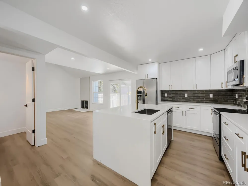 2813 S Xanadu Way Aurora, CO 80014