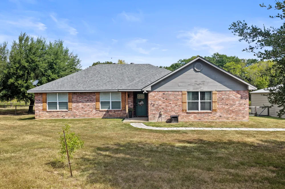 380 Frontage Rd Mt Pleasant, TX 75455