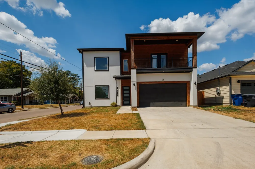 2501 Lenway Street Dallas, TX 75215