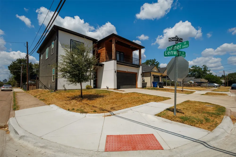 2501 Lenway Street Dallas, TX 75215