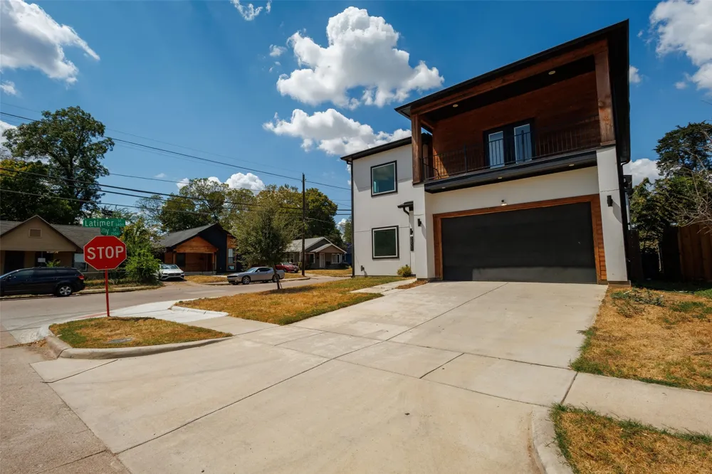 2501 Lenway Street Dallas, TX 75215