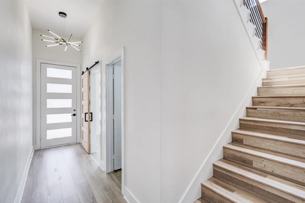 2501 Lenway Street Dallas, TX 75215