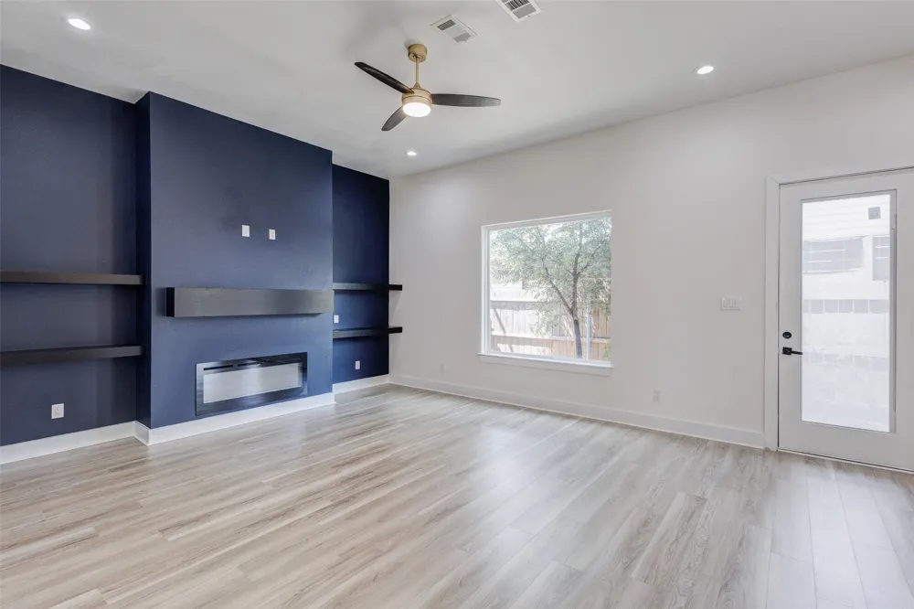 2501 Lenway Street Dallas, TX 75215