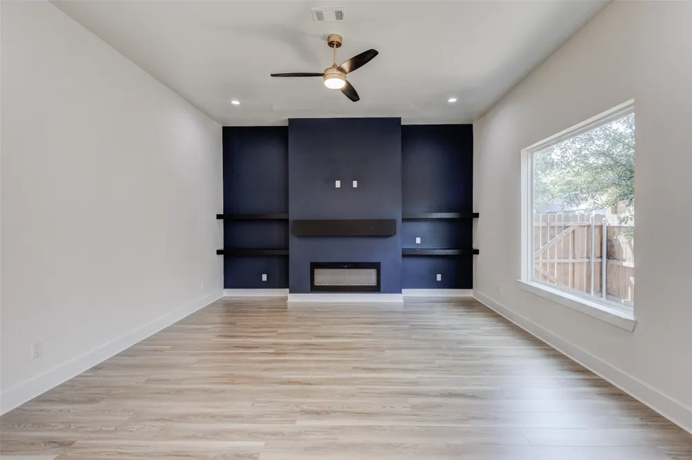 2501 Lenway Street Dallas, TX 75215