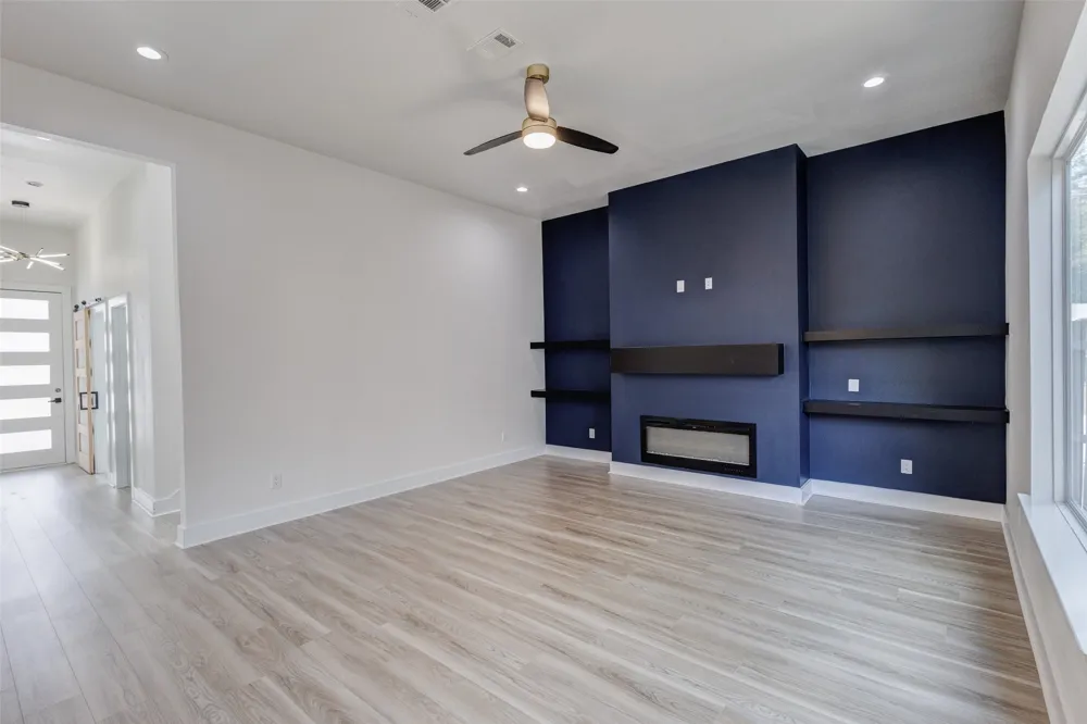 2501 Lenway Street Dallas, TX 75215