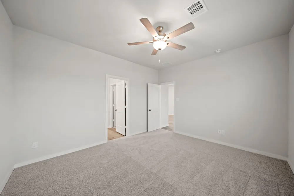 1894 Redwood Lane Dayton, TX 77535