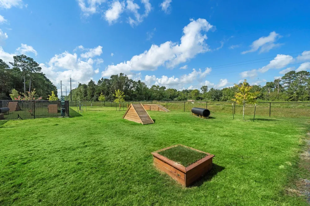 1896 Redwood Lane Dayton, TX 77535