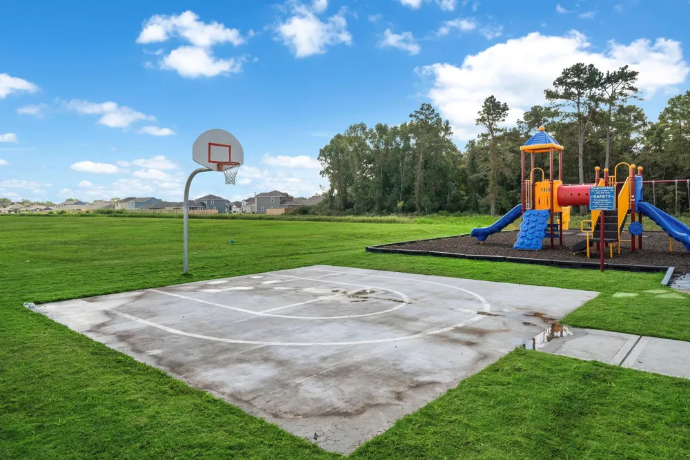 1896 Redwood Lane Dayton, TX 77535