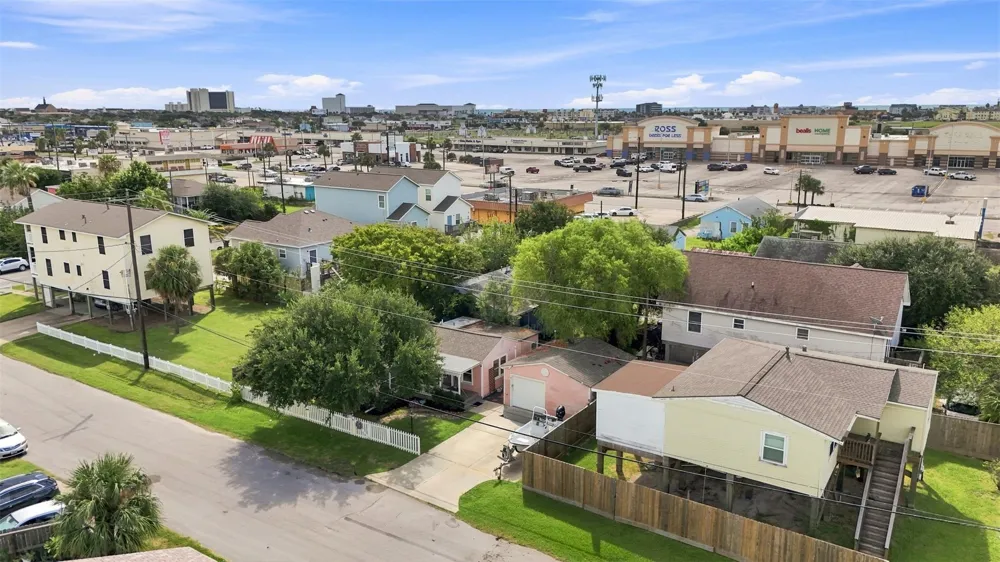 6317 Avenue R Galveston, TX 77551