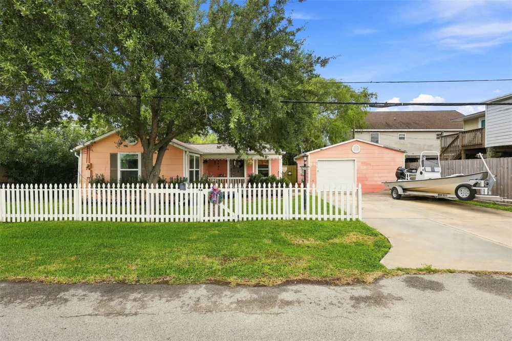 6317 Avenue R Galveston, TX 77551