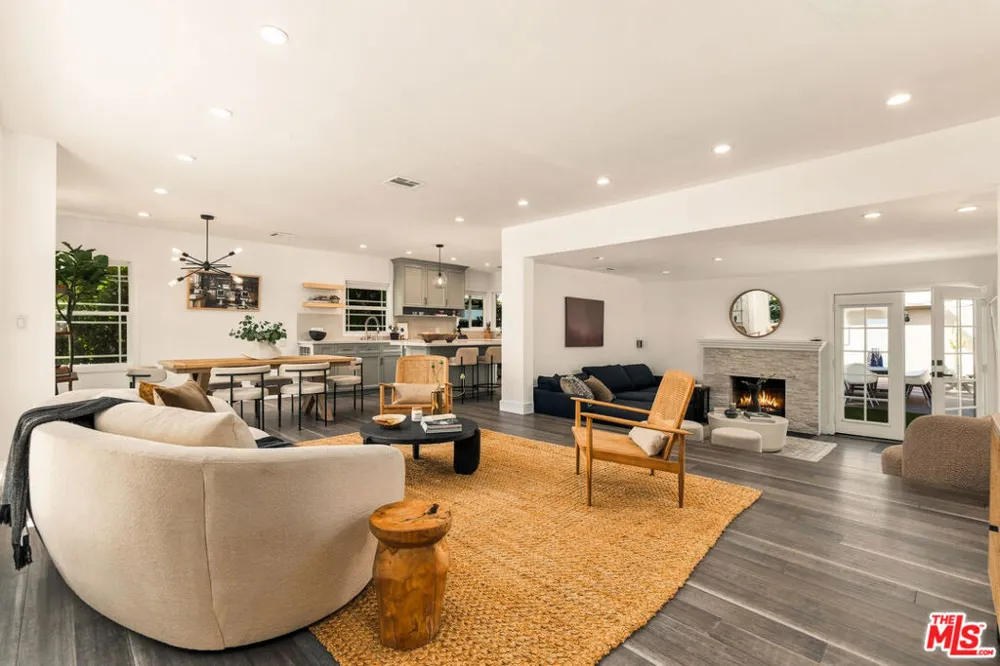 2903 Delaware Avenue Santa Monica, CA 90404