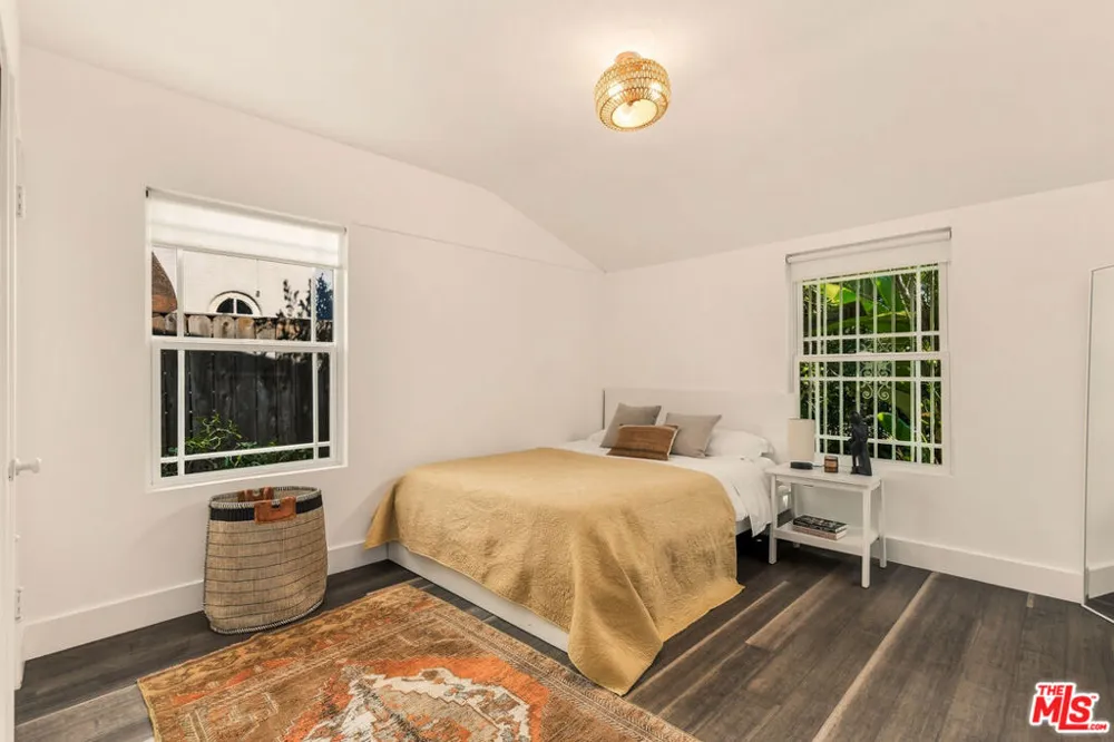 2903 Delaware Avenue Santa Monica, CA 90404