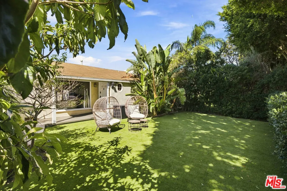 2903 Delaware Avenue Santa Monica, CA 90404