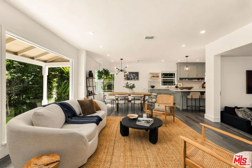 2903 Delaware Avenue Santa Monica, CA 90404