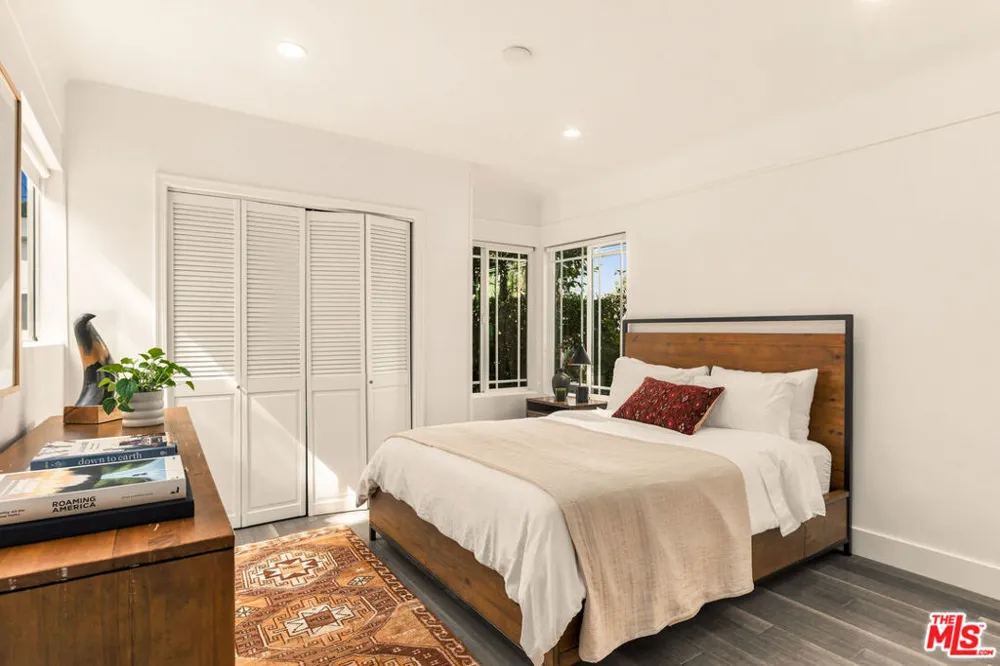 2903 Delaware Avenue Santa Monica, CA 90404