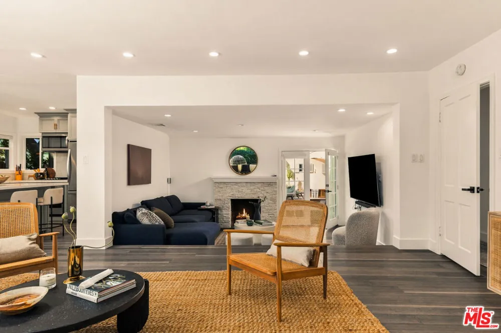 2903 Delaware Avenue Santa Monica, CA 90404