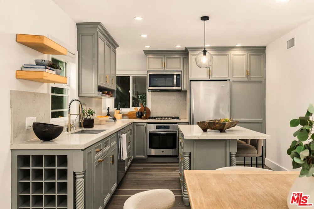 2903 Delaware Avenue Santa Monica, CA 90404