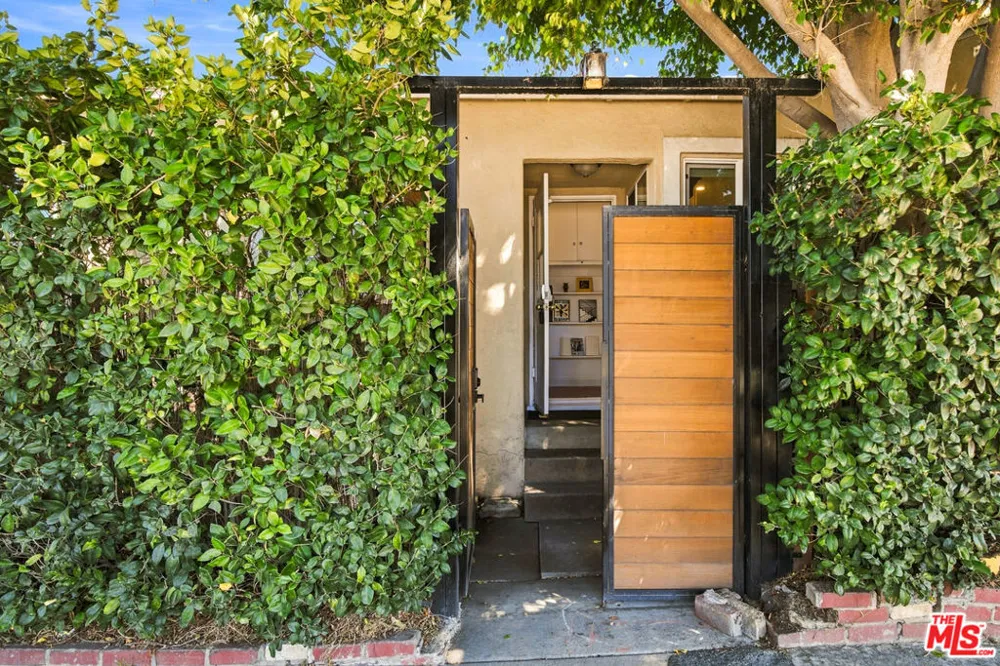 2903 Delaware Avenue Santa Monica, CA 90404