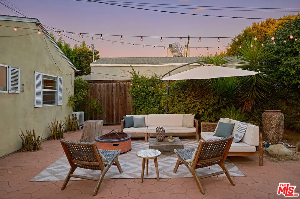 2903 Delaware Avenue Santa Monica, CA 90404