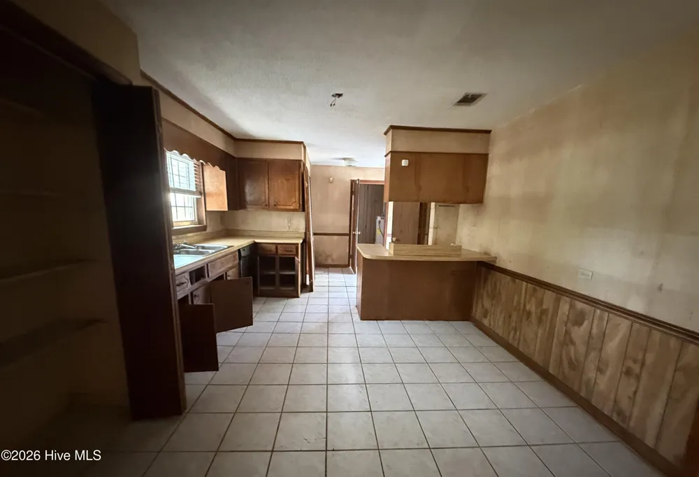 401 E Howard Street Wrens, GA 30833