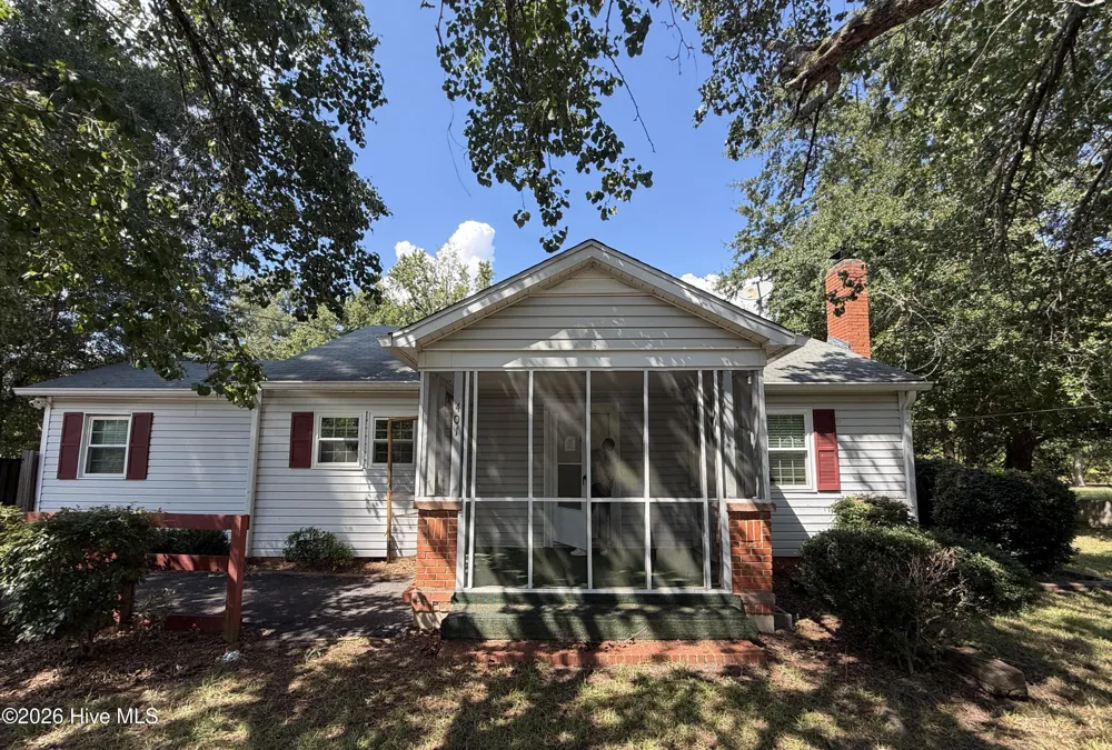 401 E Howard Street Wrens, GA 30833