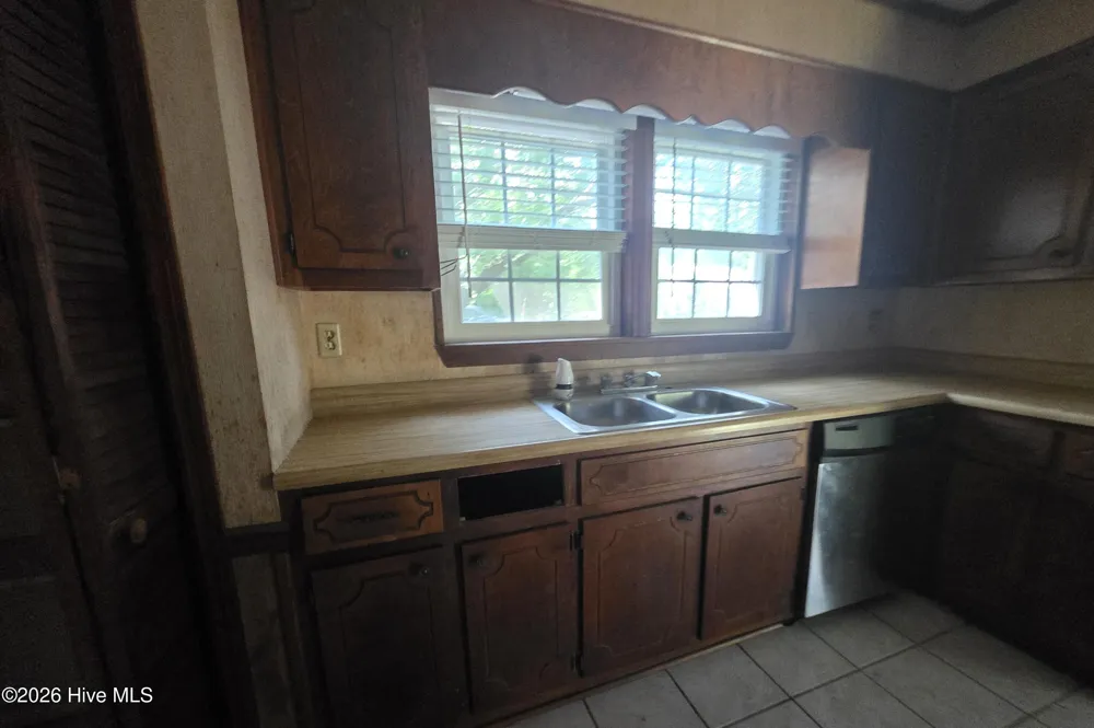 401 E Howard Street Wrens, GA 30833