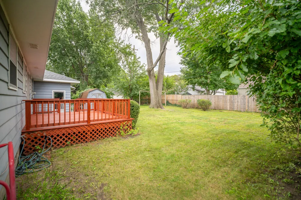 1355 W Broadway Avenue Muskegon, MI 49441