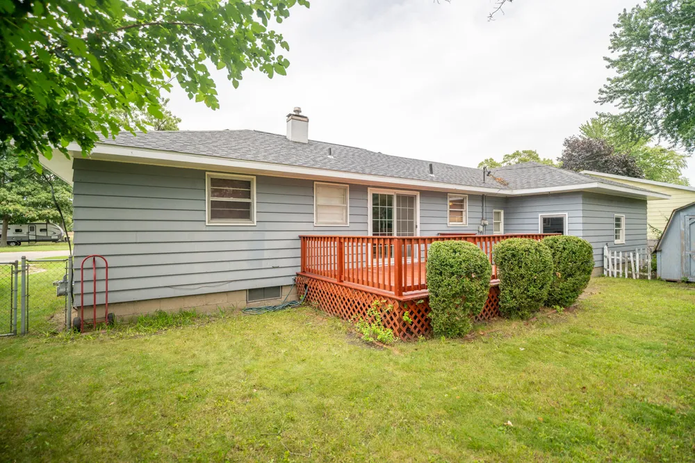 1355 W Broadway Avenue Muskegon, MI 49441