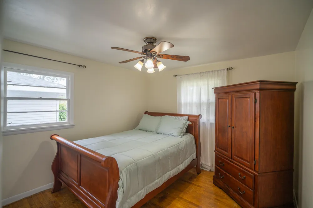 1355 W Broadway Avenue Muskegon, MI 49441