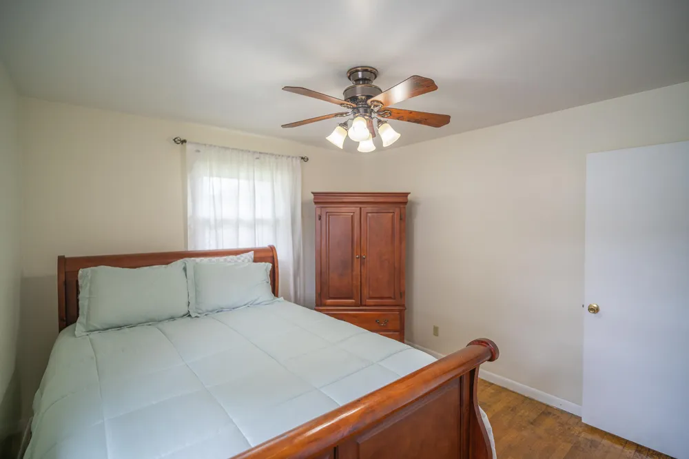 1355 W Broadway Avenue Muskegon, MI 49441