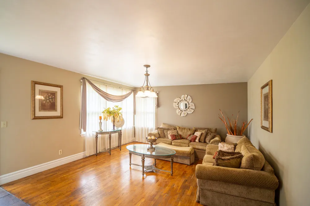 1355 W Broadway Avenue Muskegon, MI 49441