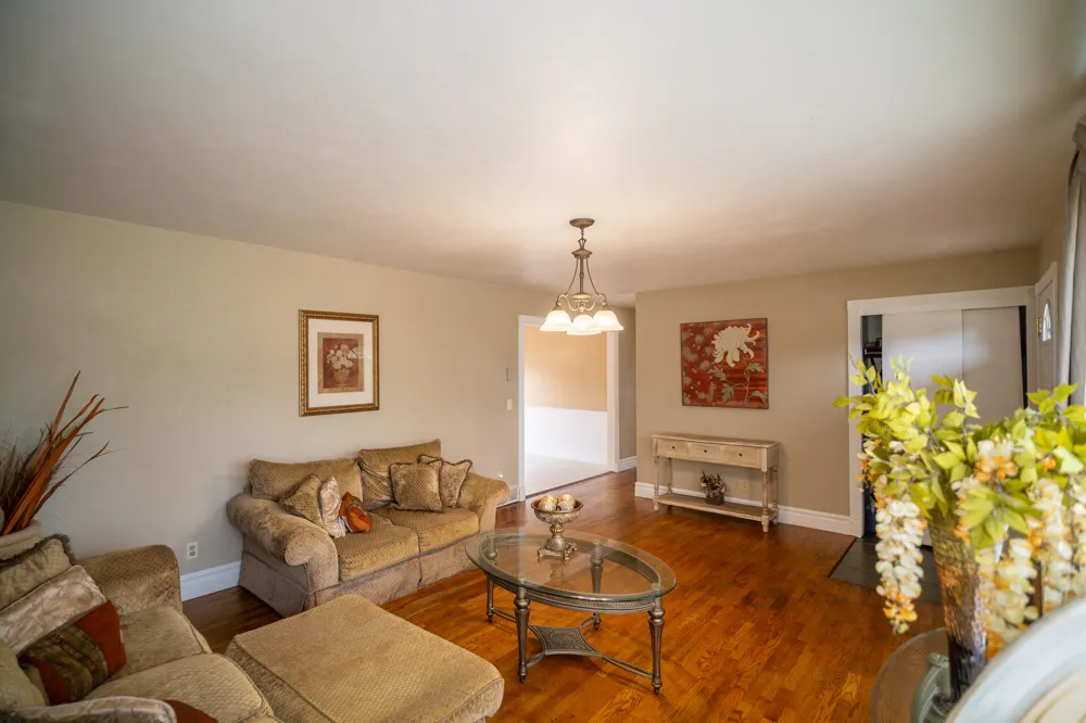 1355 W Broadway Avenue Muskegon, MI 49441
