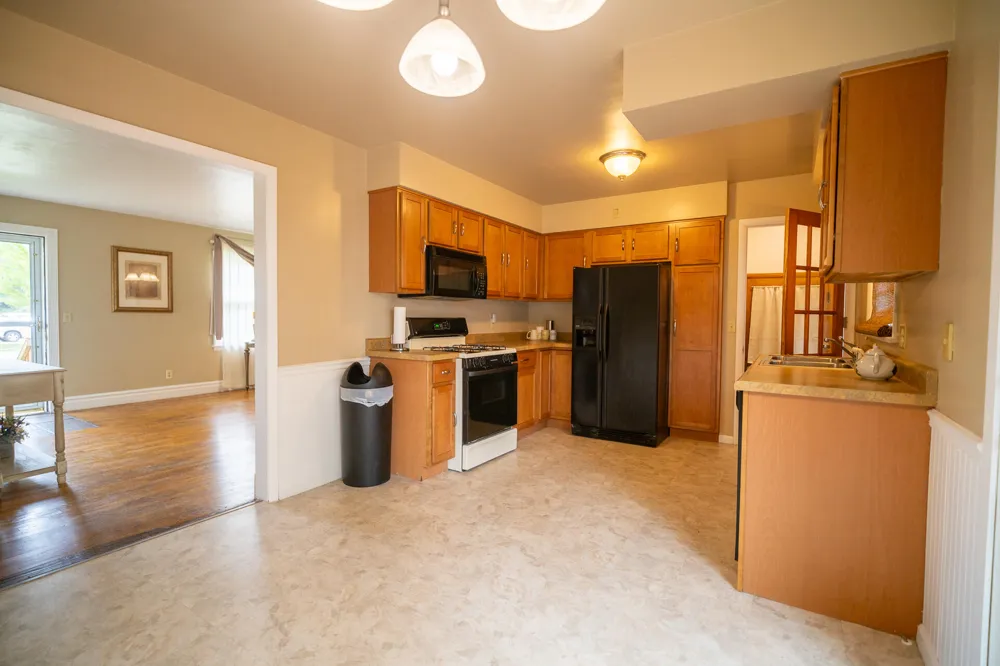 1355 W Broadway Avenue Muskegon, MI 49441