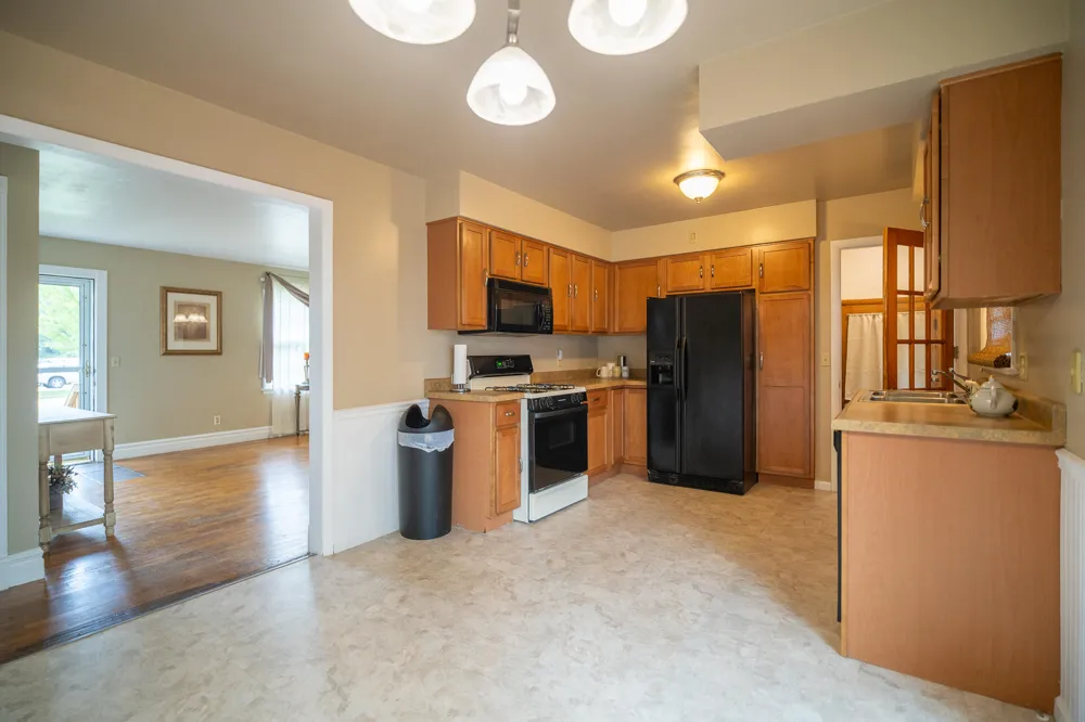 1355 W Broadway Avenue Muskegon, MI 49441