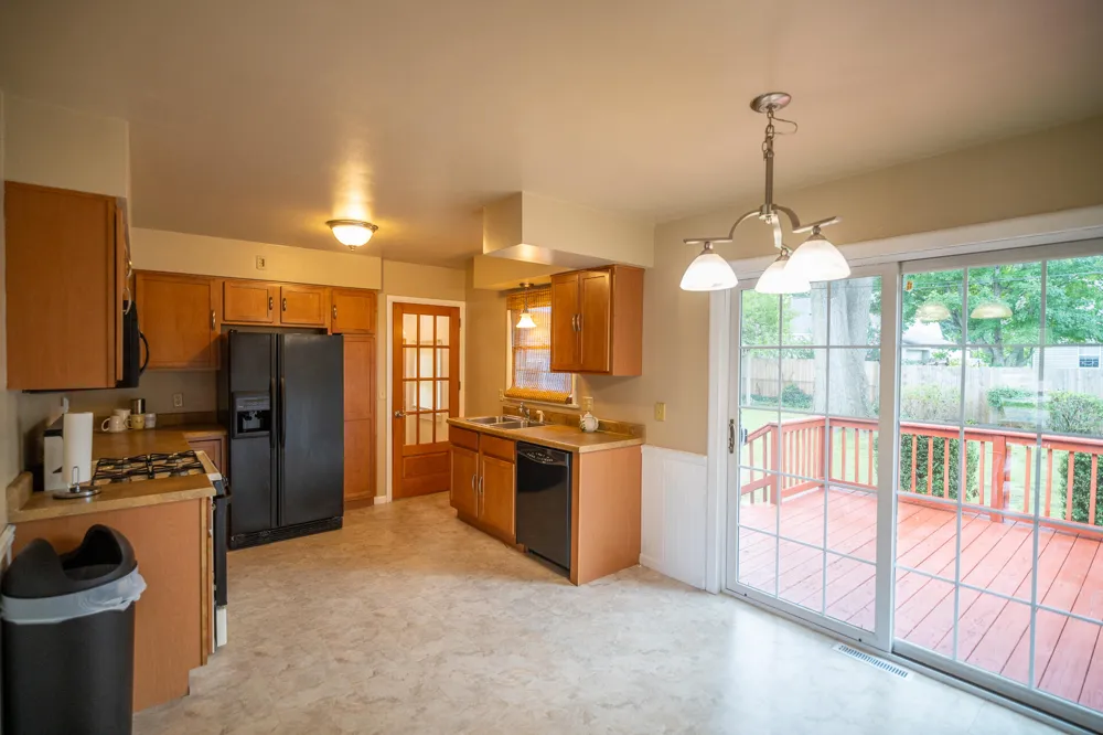 1355 W Broadway Avenue Muskegon, MI 49441