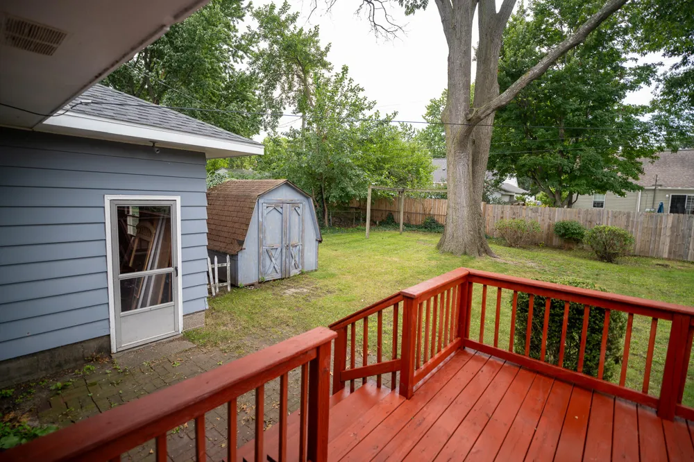 1355 W Broadway Avenue Muskegon, MI 49441