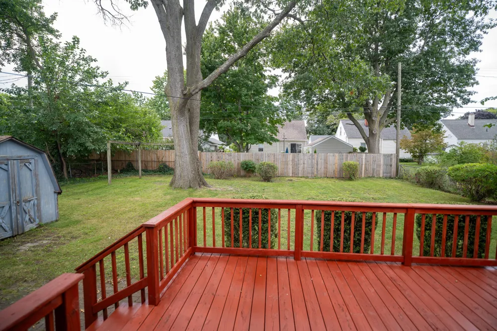 1355 W Broadway Avenue Muskegon, MI 49441