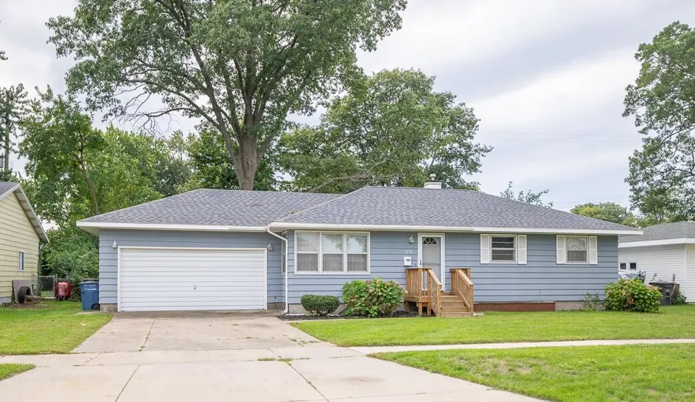 1355 W Broadway Avenue Muskegon, MI 49441