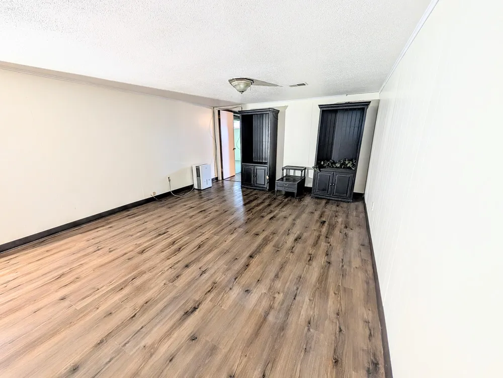 1355 W Broadway Avenue Muskegon, MI 49441