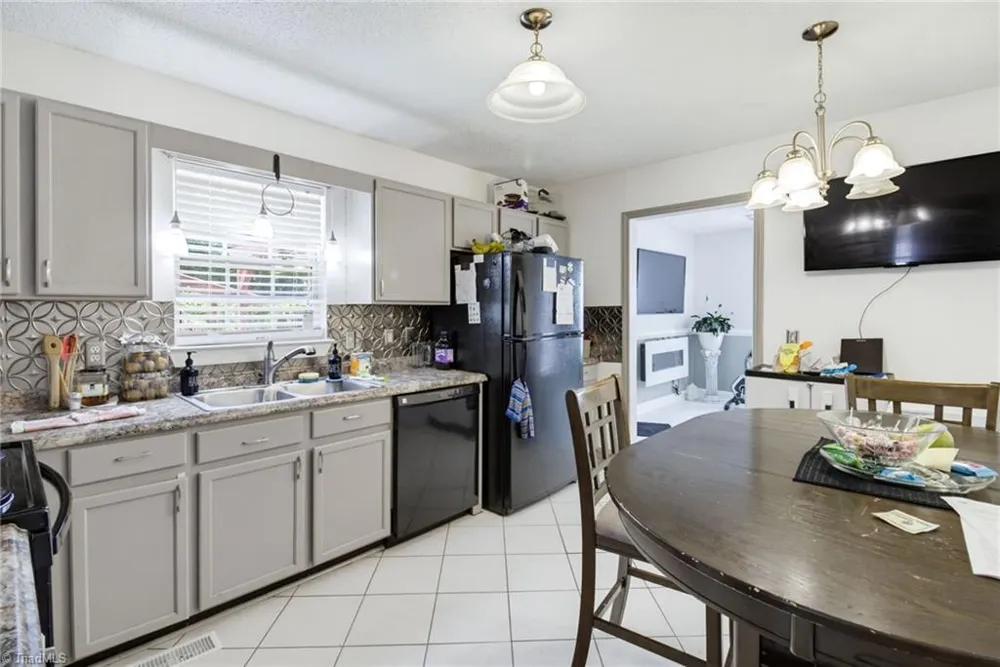 2922 Median Court High Point, NC 27260
