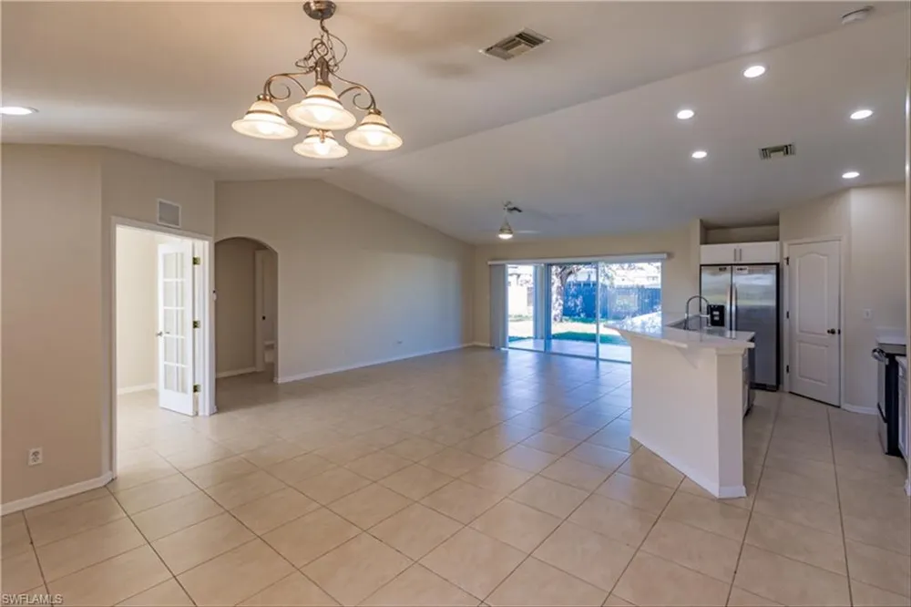 2809 NW 12th Lane Cape Coral, FL 33993