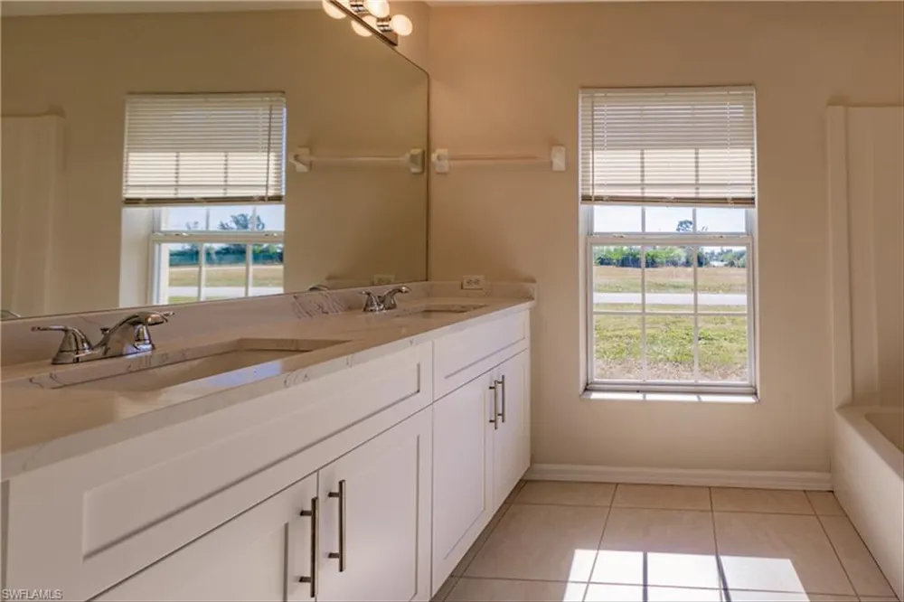 2809 NW 12th Lane Cape Coral, FL 33993