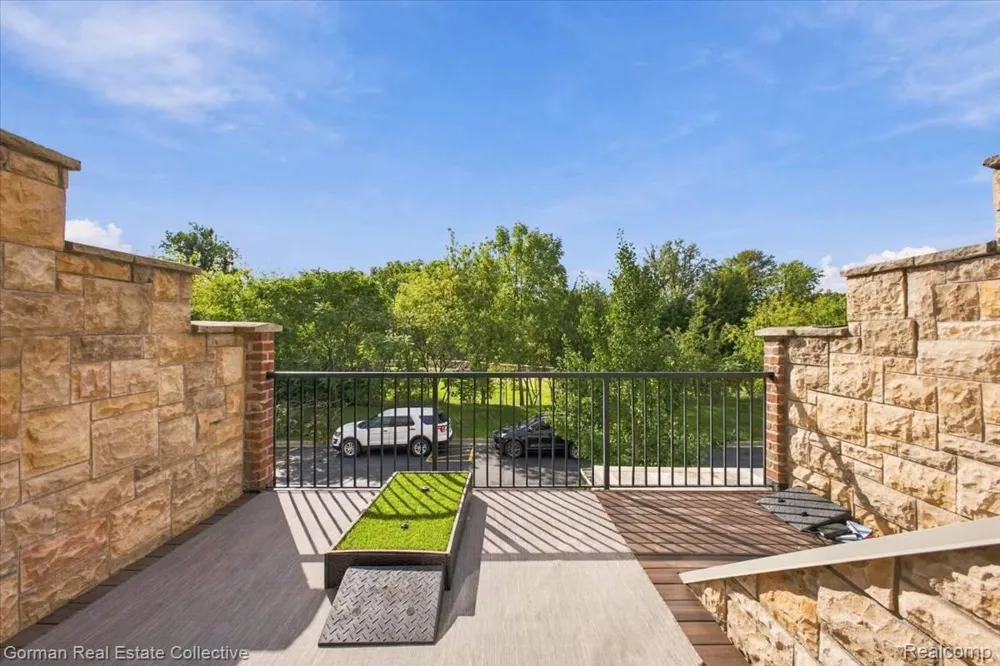 170 Mill Street Rochester City, MI 48307