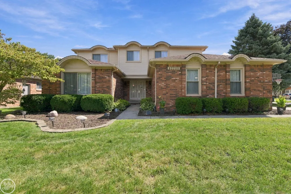 42228 Fulton Court Sterling Heights City, MI 48313