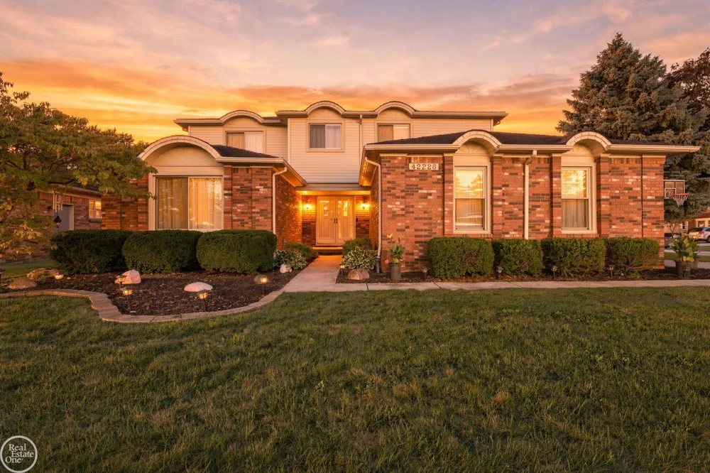 42228 Fulton Court Sterling Heights City, MI 48313