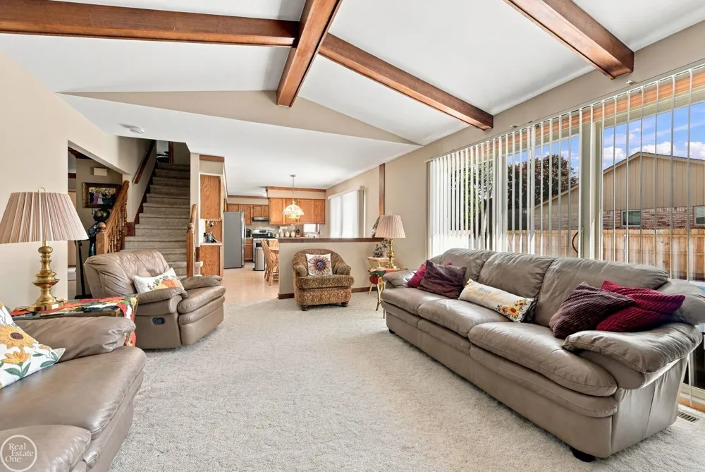 42228 Fulton Court Sterling Heights City, MI 48313