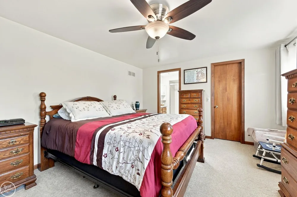 42228 Fulton Court Sterling Heights City, MI 48313