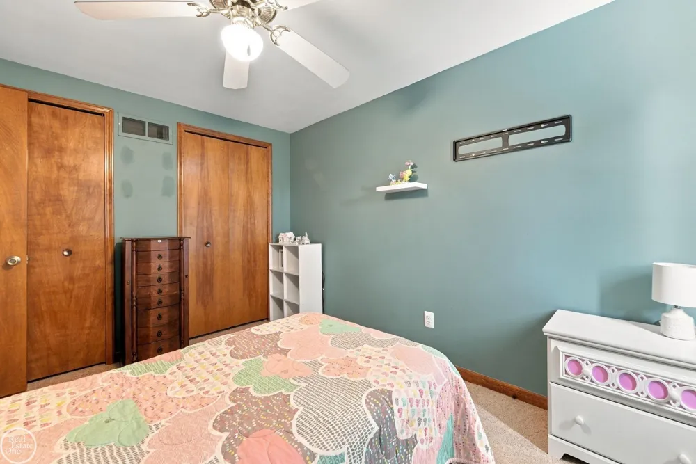 42228 Fulton Court Sterling Heights City, MI 48313