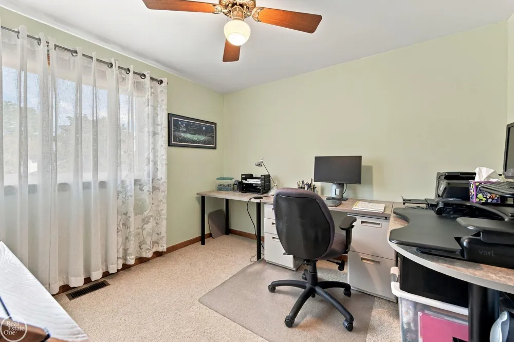 42228 Fulton Court Sterling Heights City, MI 48313