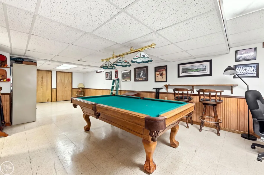 42228 Fulton Court Sterling Heights City, MI 48313